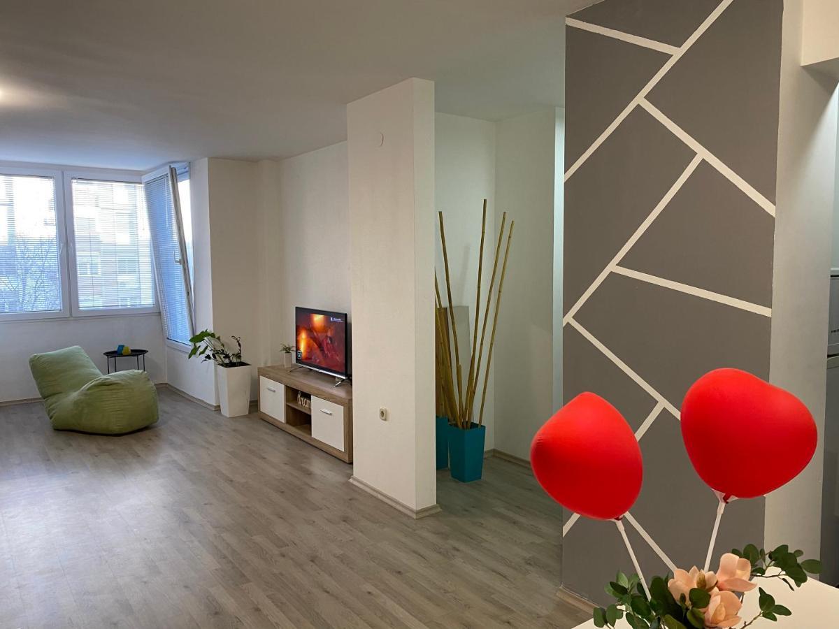 Regina'S Modern Apartment2 Skopje Exterior photo